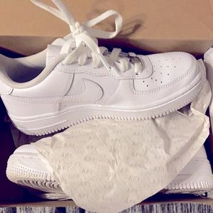3.5 youth size Air Force ones